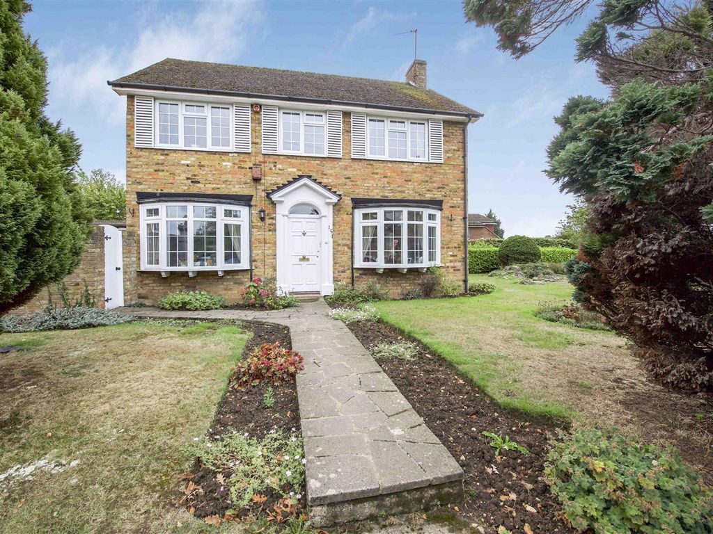 4 bed detached house for sale in Park Street Lane, Park Street, St