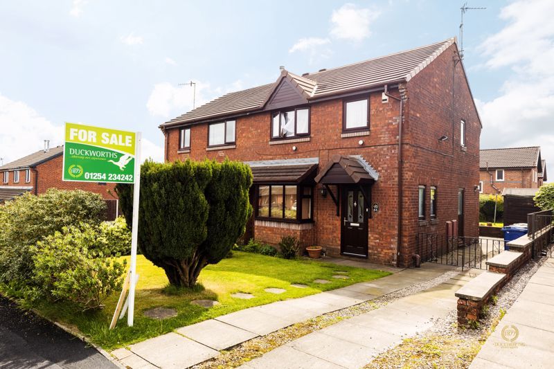 3 bed semidetached house for sale in Petre Crescent, Rishton
