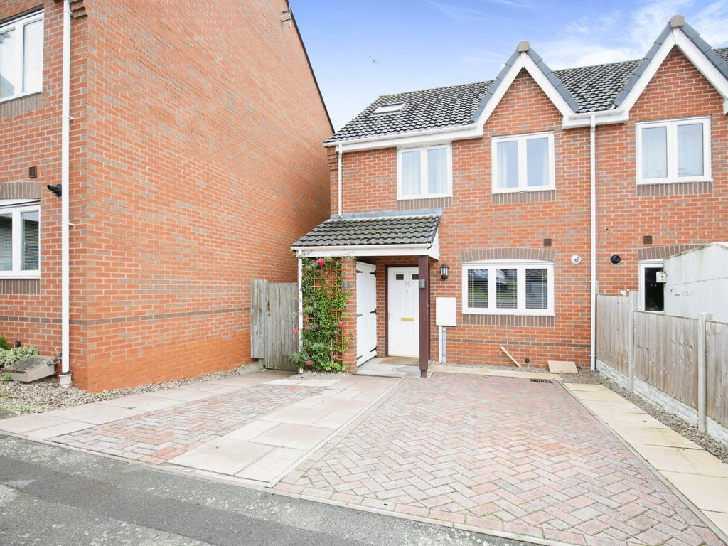 4 bed end terrace house for sale in The Lynch, Polesworth, Tamworth B78