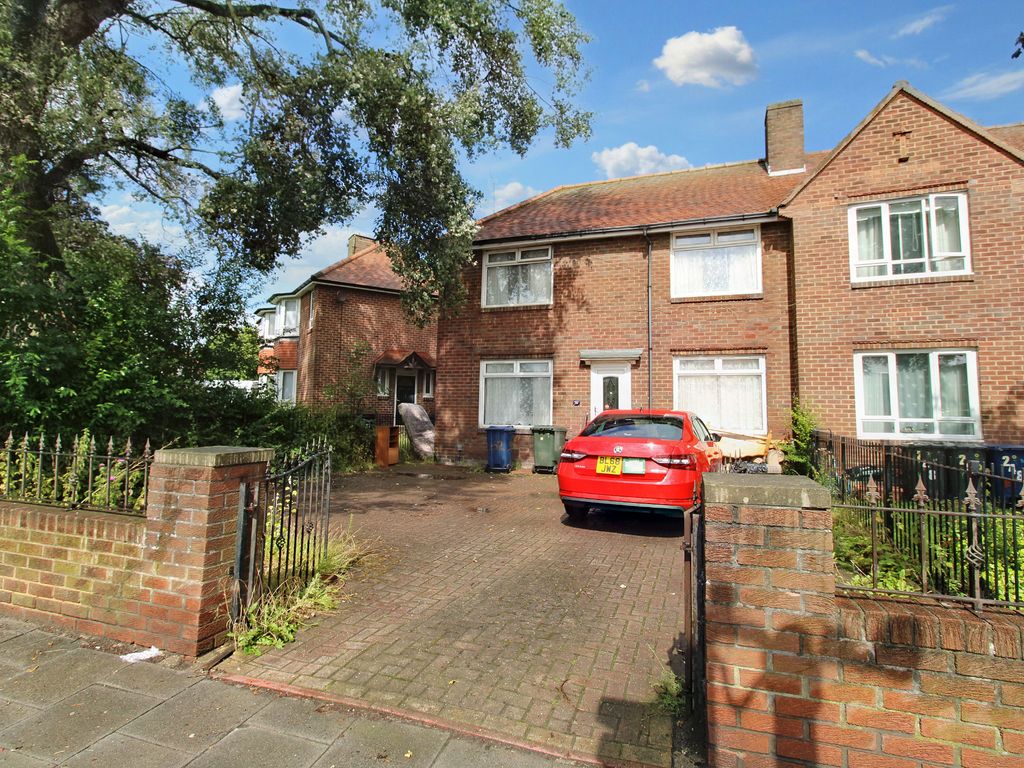 3 bed terraced house for sale in Ponteland Road, Cowgate, Newcastle