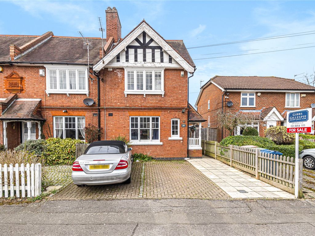 3 bed end terrace house for sale in Belmont Lane, Stanmore, London HA7