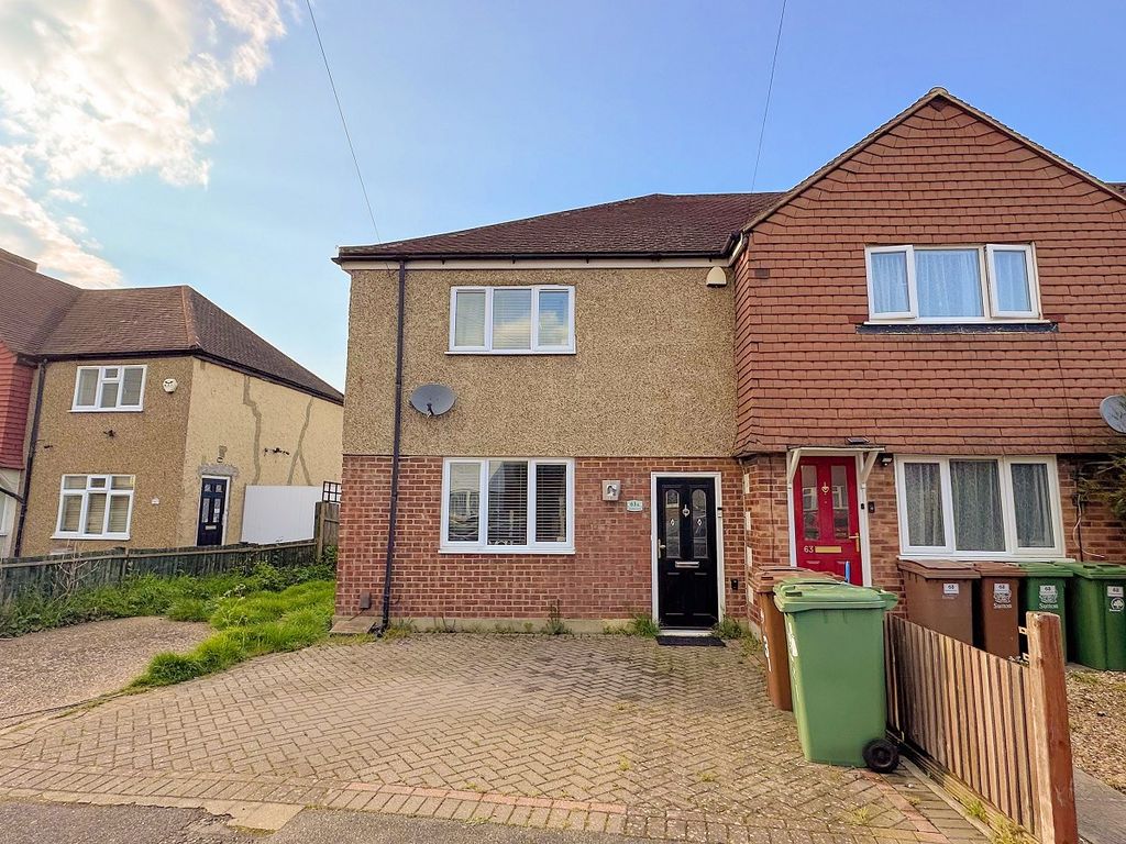 2 bed property for sale in Buckhurst Avenue, Carshalton, Surrey. SM5