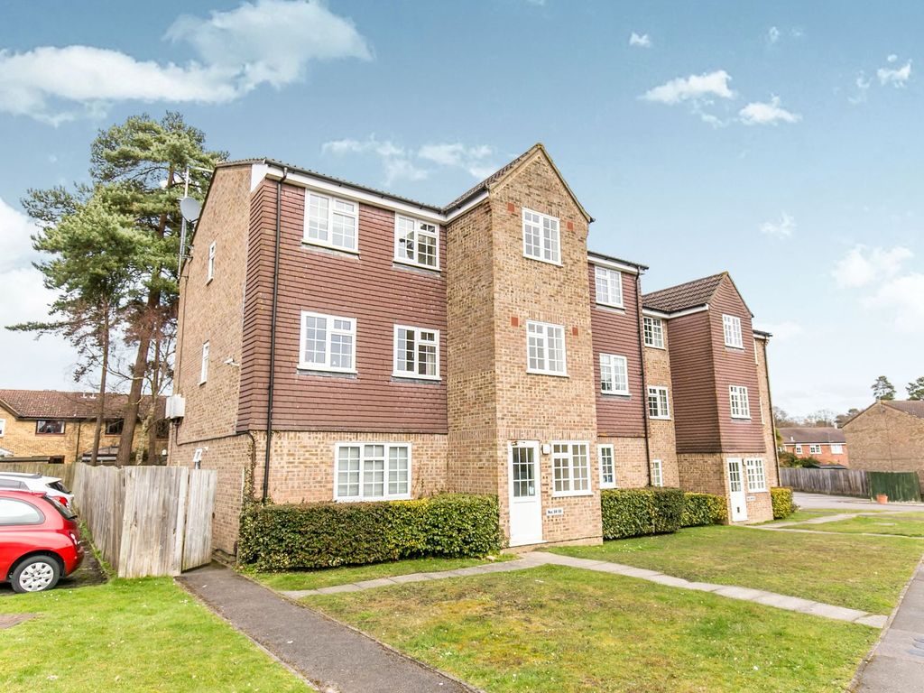 1 bed flat to rent in Crofton Close, Bracknell RG12 Zoopla