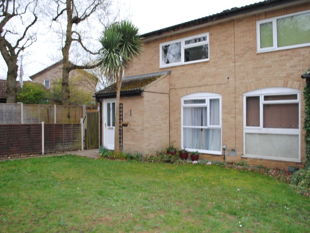 1 bed flat to rent in Crake Place, College Town, Sandhurst, Berkshire