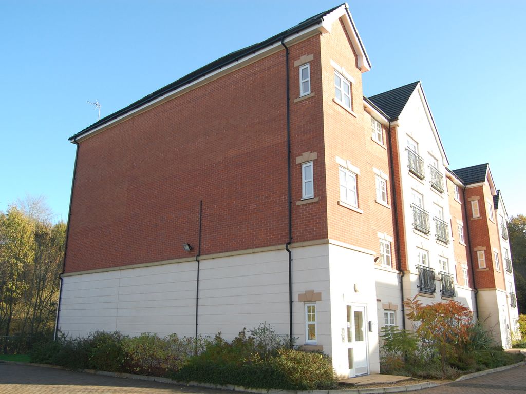 2 bed flat to rent in Astley Brook Close, Bolton BL1, £650 pcm Zoopla