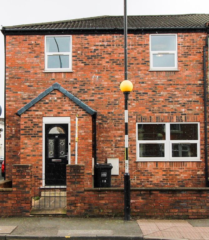 3 bed end terrace house for sale in Stanifield Lane, Farington, Leyland