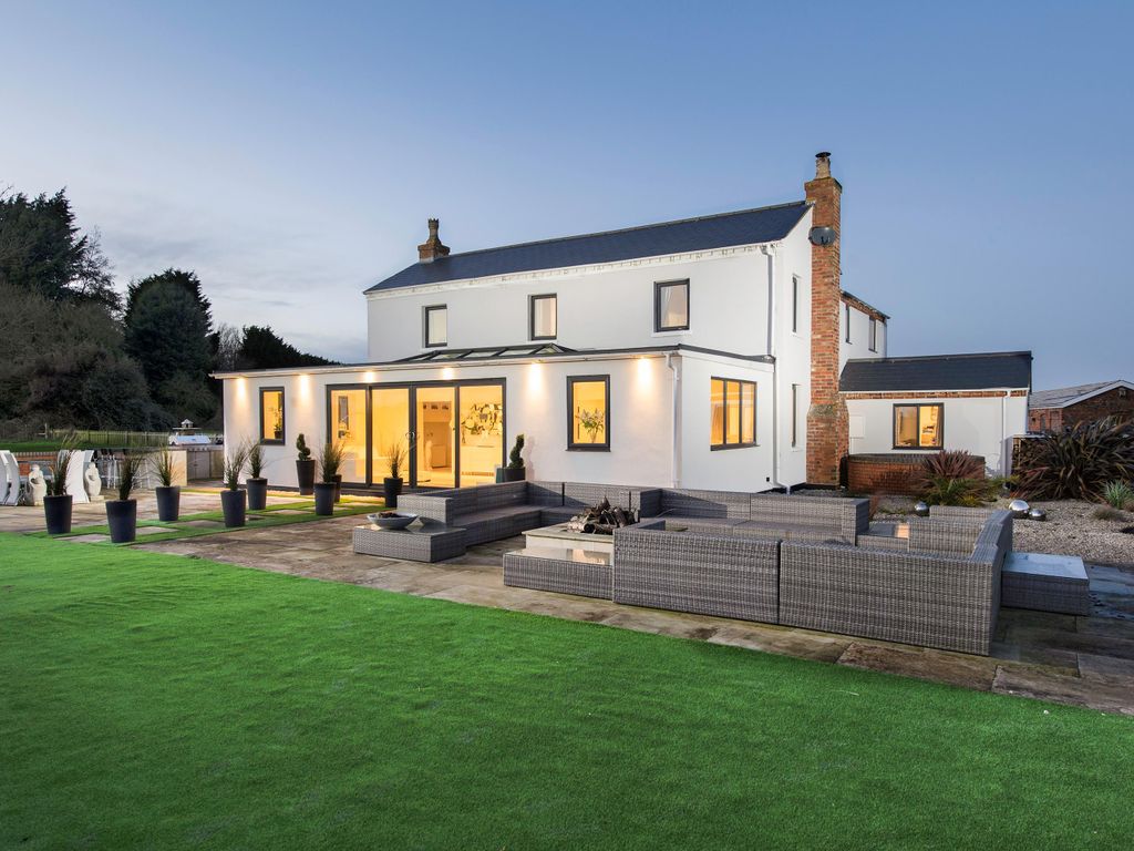 6 bed detached house for sale in Near Staverton, Daventry