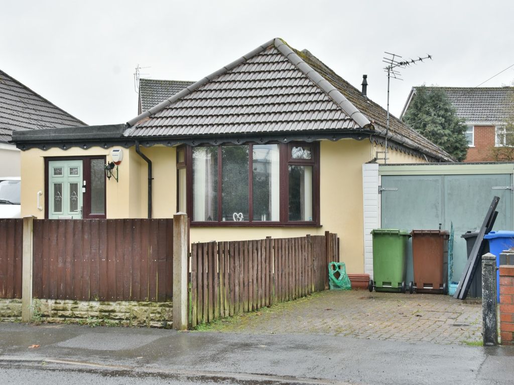 3 bed bungalow for sale in Long Lane, Hindley Green, Wigan, Lancashire
