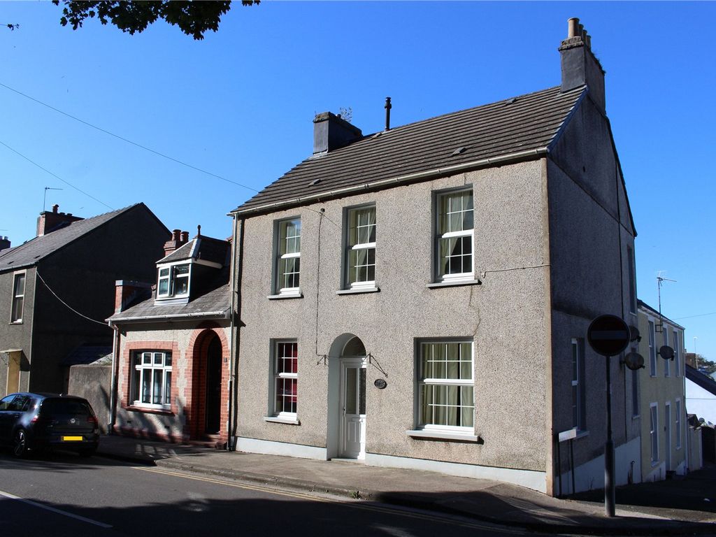 4 bed end terrace house for sale in Victoria Road, Pembroke Dock