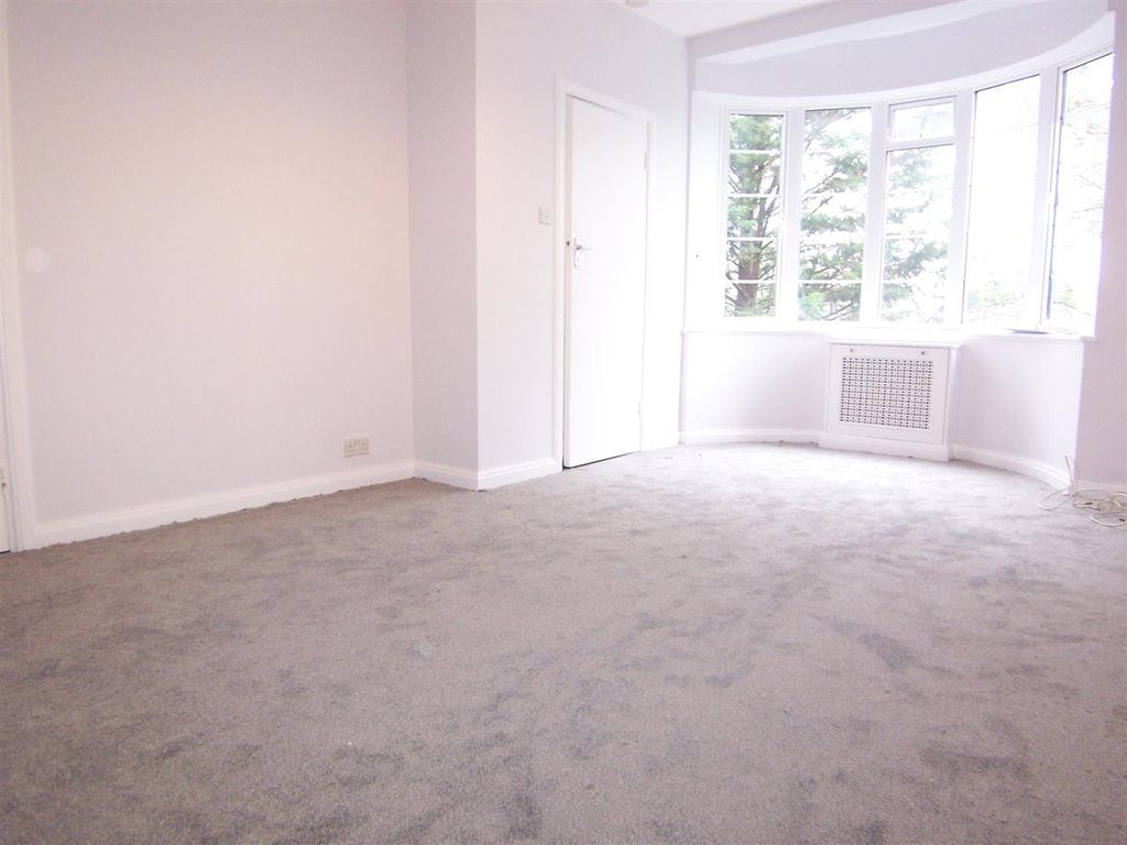 Studio to rent in Langham Court, Wyke Road, Raynes Park SW20, £1,200