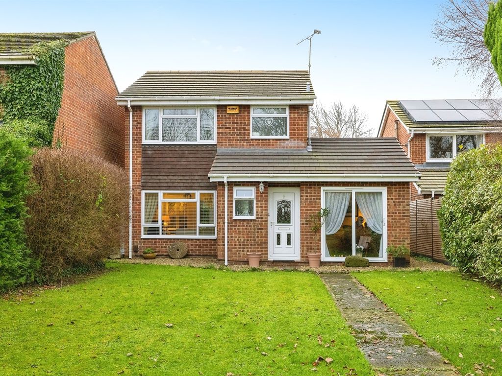 3 bed detached house for sale in Becket Way, Laverstock, Salisbury SP1