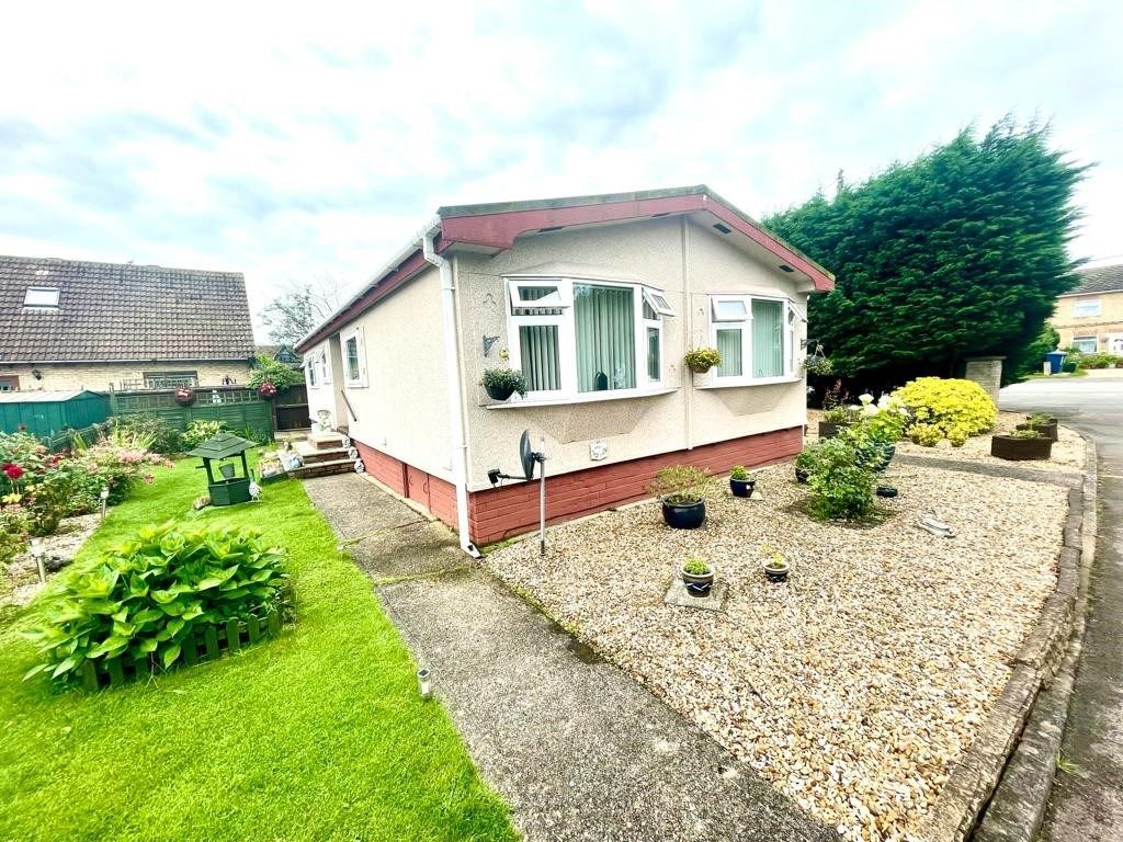 2 bed mobile/park home for sale in Pine Grove Park, Swavesey, Cambridge CB24 Zoopla
