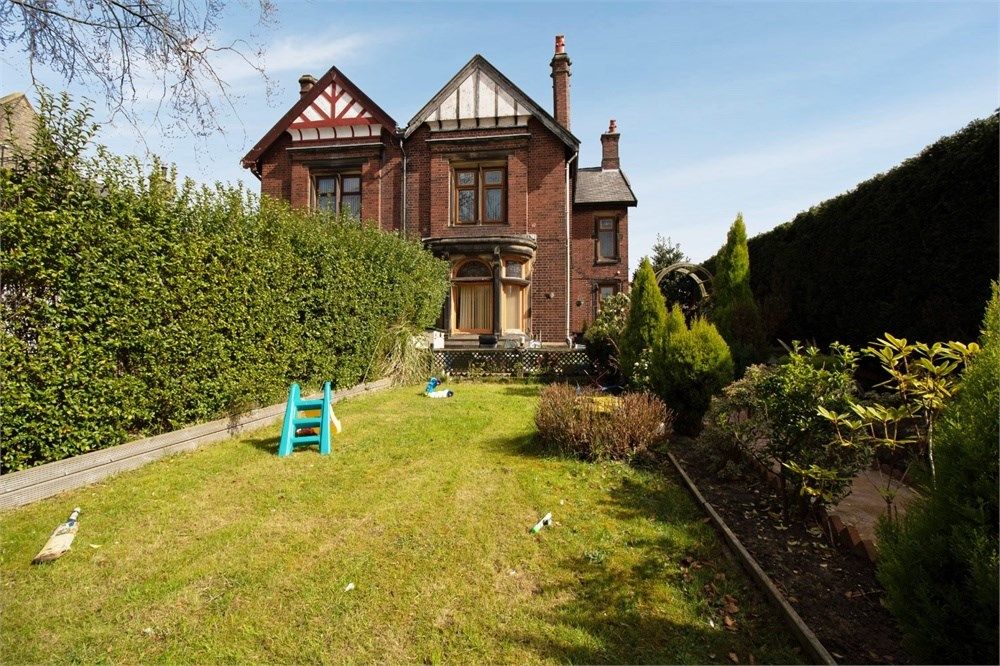 8 bed semidetached house for sale in Colne Road, Burnley BB10, £