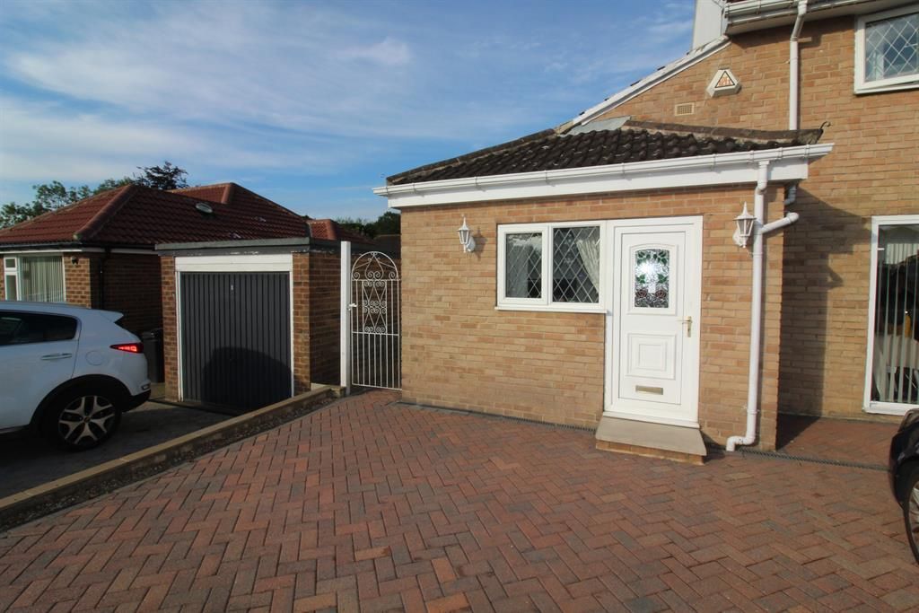 1 bed flat to rent in Woodhall Croft, Stanningley, Pudsey LS28, £700