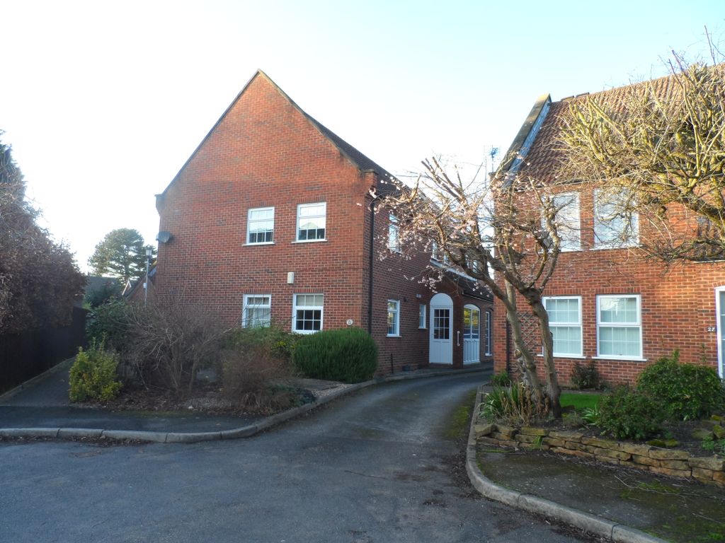 2 bed flat to rent in Cherry Tree Lane, Edwalton, Nottingham NG12, £900