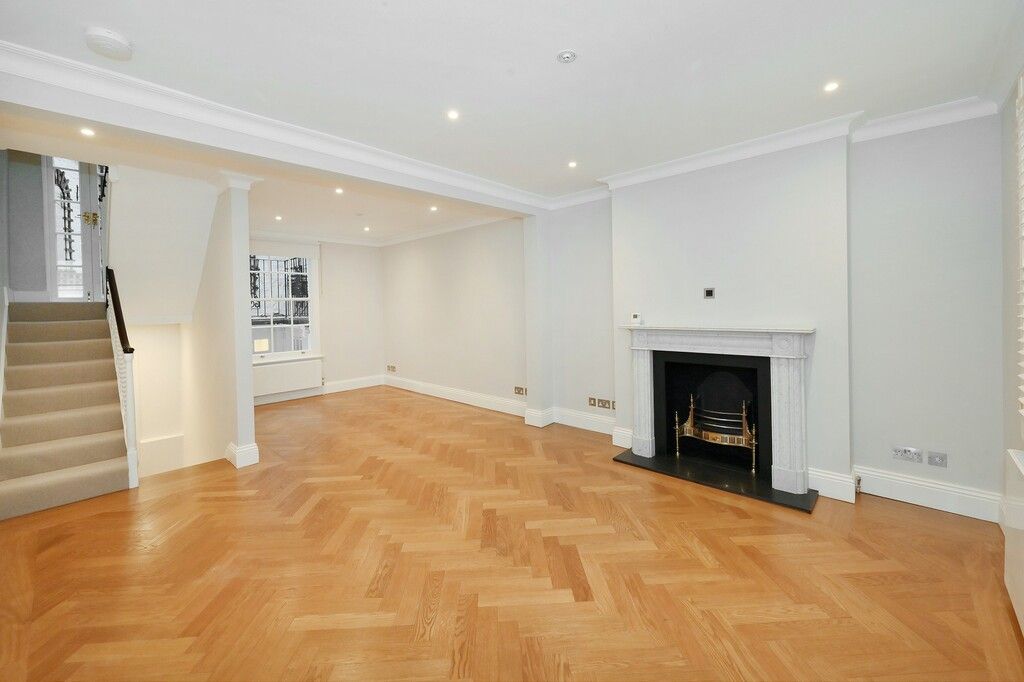 3 bed property to rent in Little Chester Street, Belgravia SW1X, £9,533