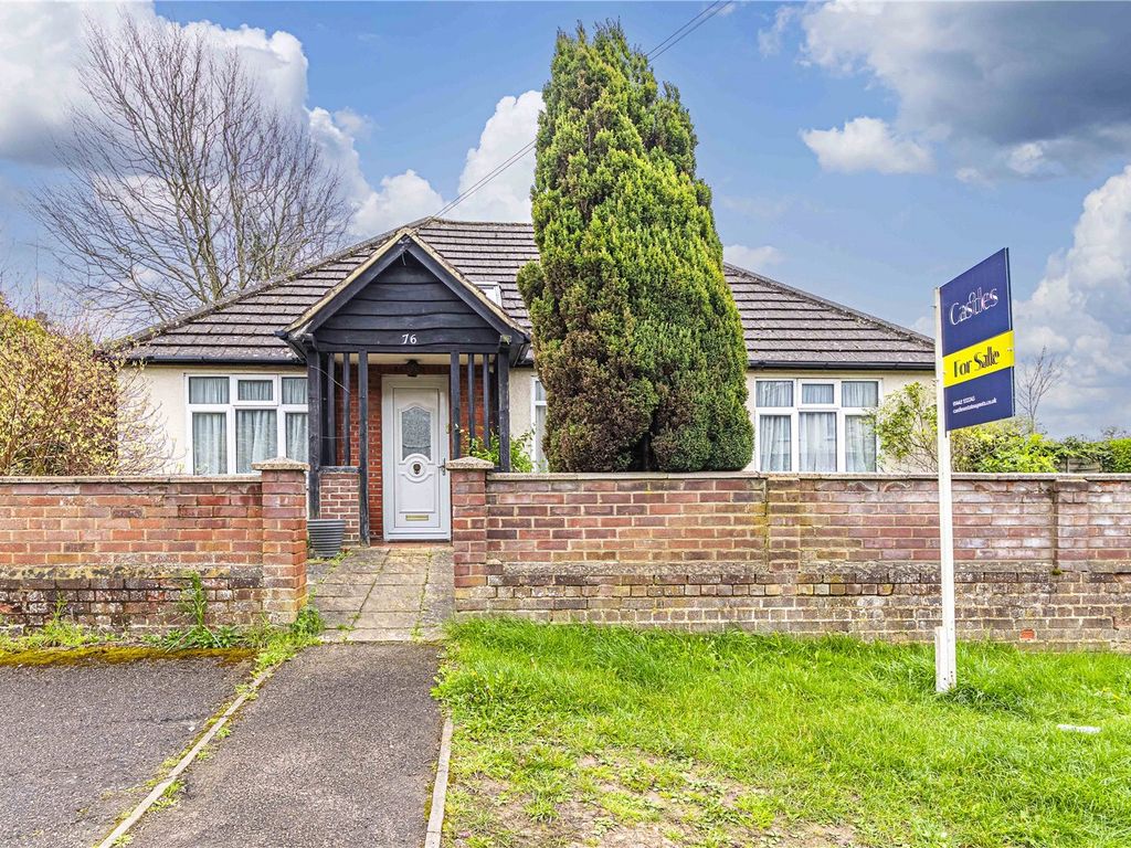 5 bed bungalow for sale in St. Albans Hill, Corner Hall, Hemel