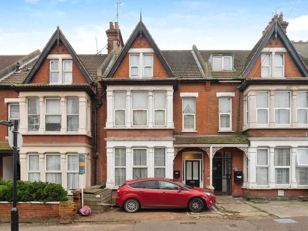 1 bed flat for sale in York Road, SouthendOnSea SS1, £125,000 Zoopla