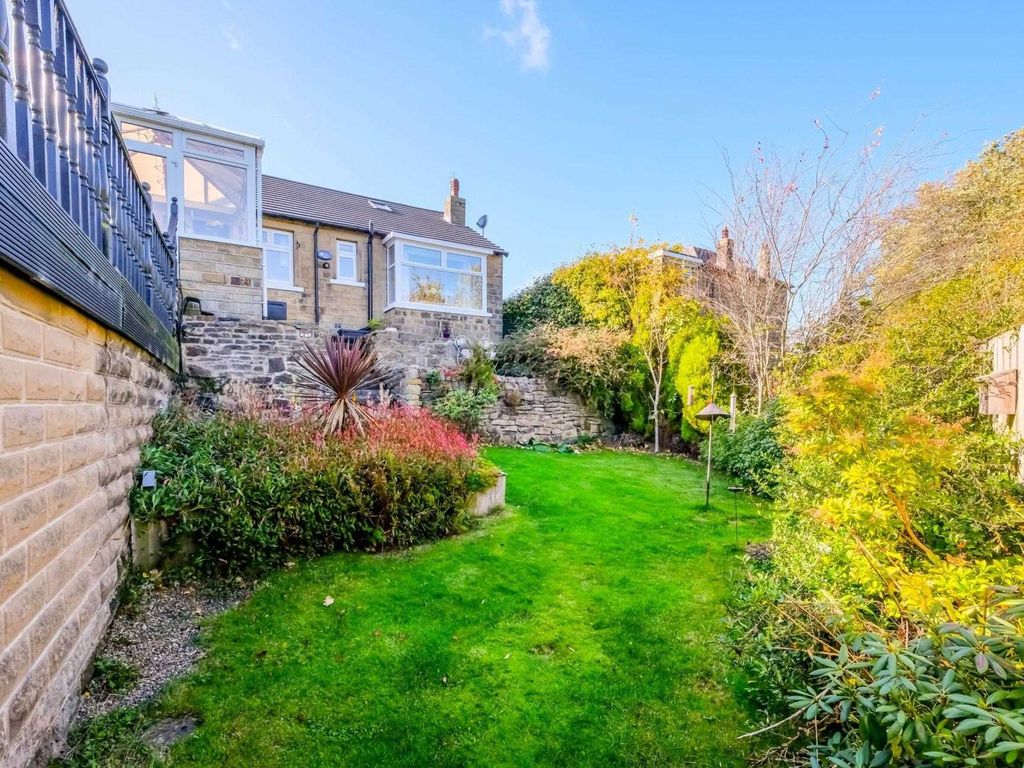 Hawkroyd Bank Road, Netherton HD4