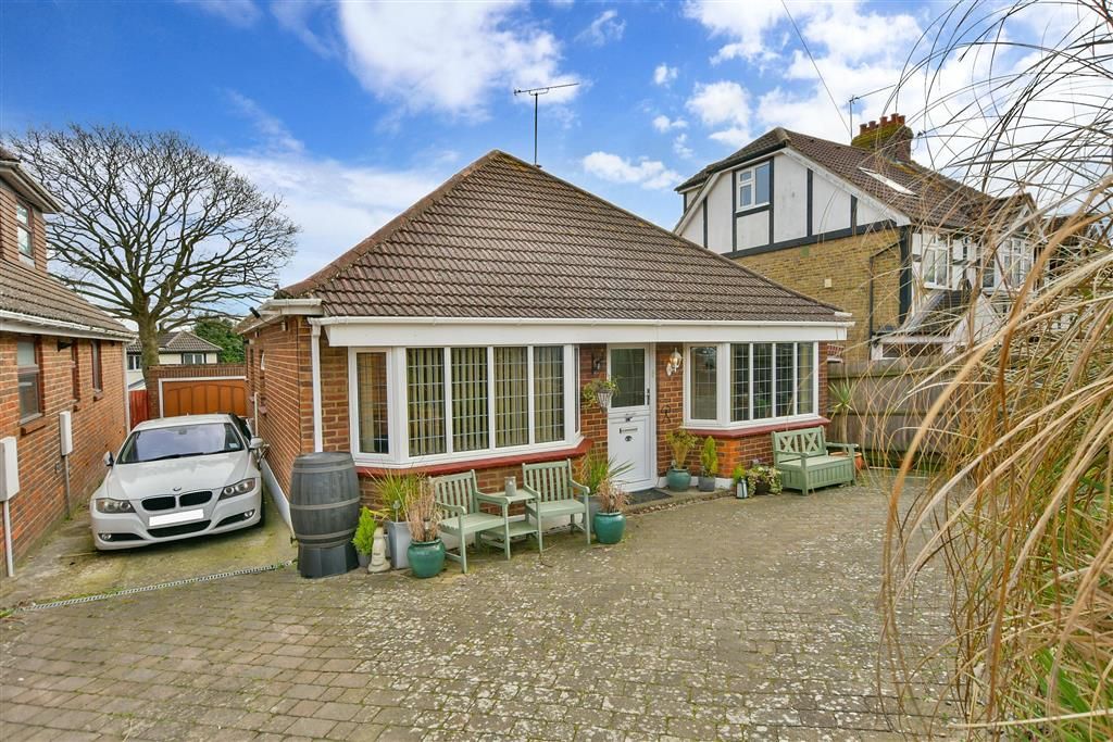 3 bed bungalow for sale in Maidstone Road, Wigmore, Gillingham, Kent