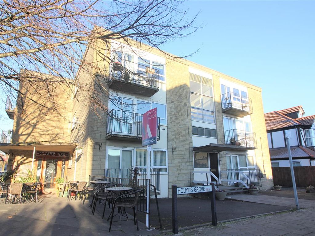 2 bed flat for sale in Holmes Court, Holmes Grove, Henleaze, Bristol