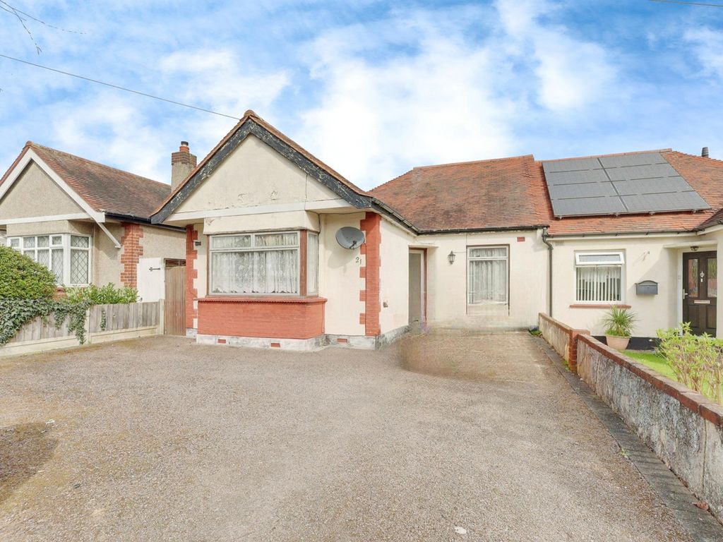 3 bed semidetached bungalow for sale in Briarwood Drive, LeighOnSea