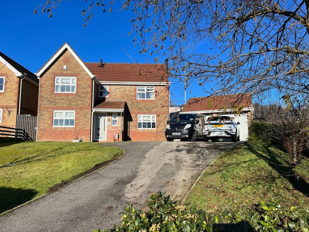 4 bed detached house for sale in Beechwood Drive Tonyrefail