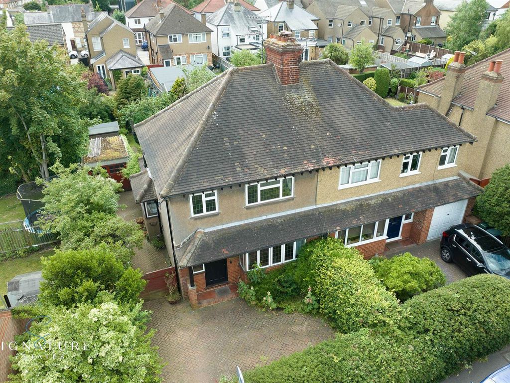 3 bed semidetached house for sale in Langley Road, Abbots Langley WD5