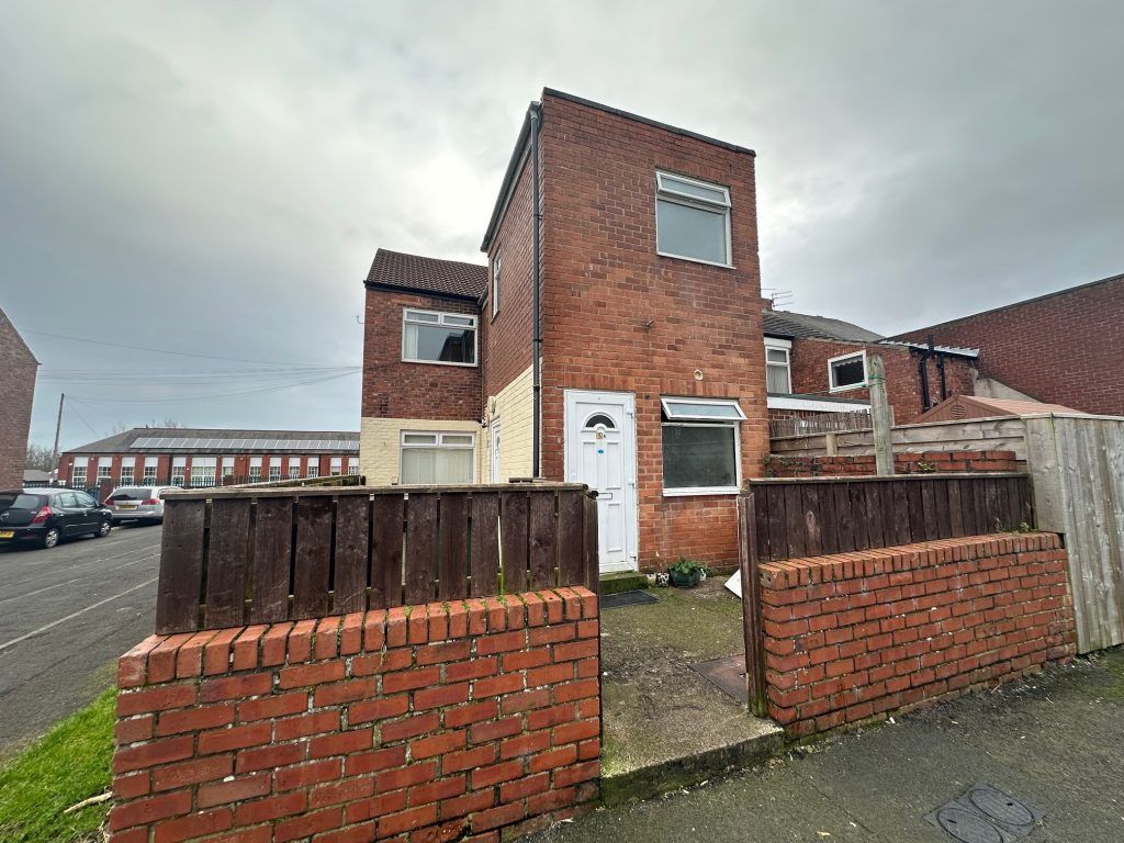 2 bed flat to rent in Ellesmere Gardens, Stakeford NE62, £450 pcm Zoopla