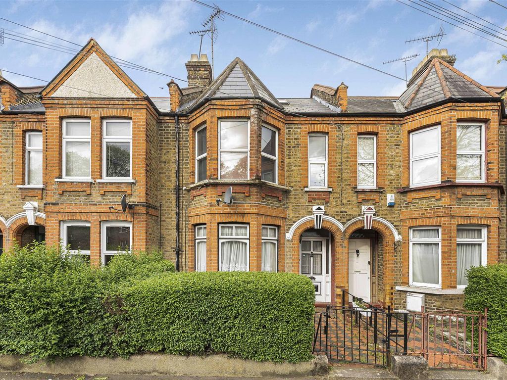 1 bed flat for sale in Carr Road, Walthamstow, London E17, £350,000