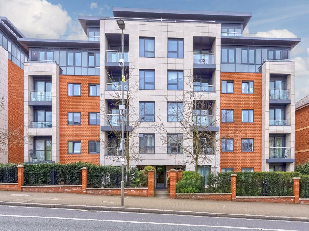 2 bed flat to rent in Putney Hill, London SW15 Zoopla