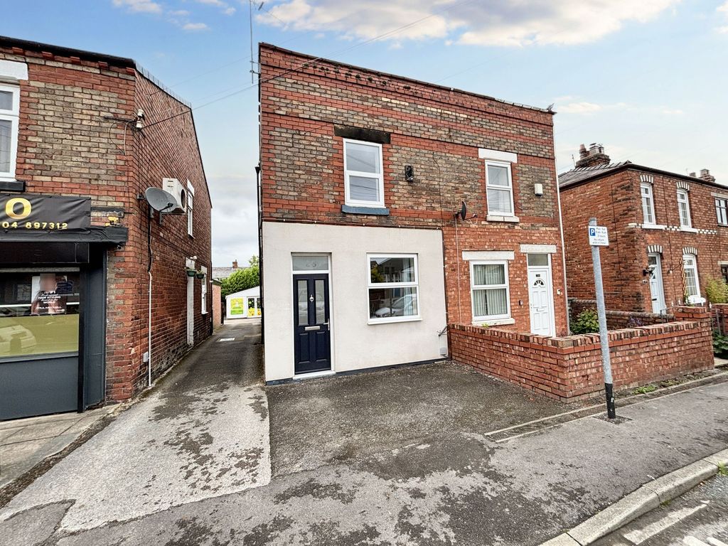 2 bed end terrace house to rent in Orrell Lane, Burscough L40, £900 pcm