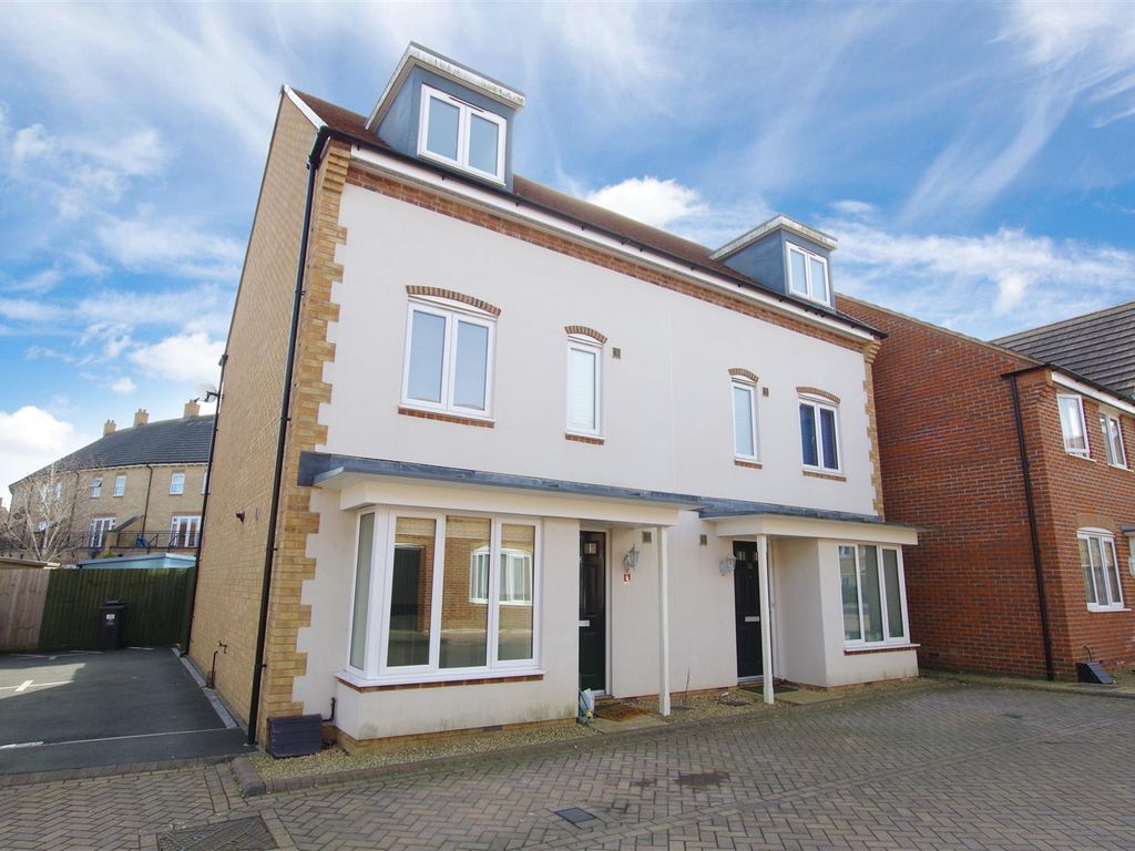 4 bed semidetached house for sale in Eddleston Road, The Sidings