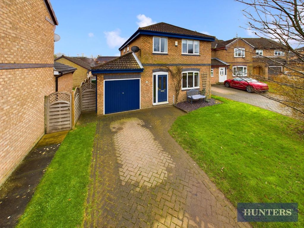 4 bed detached house for sale in Sandpiper Close, Crossgates