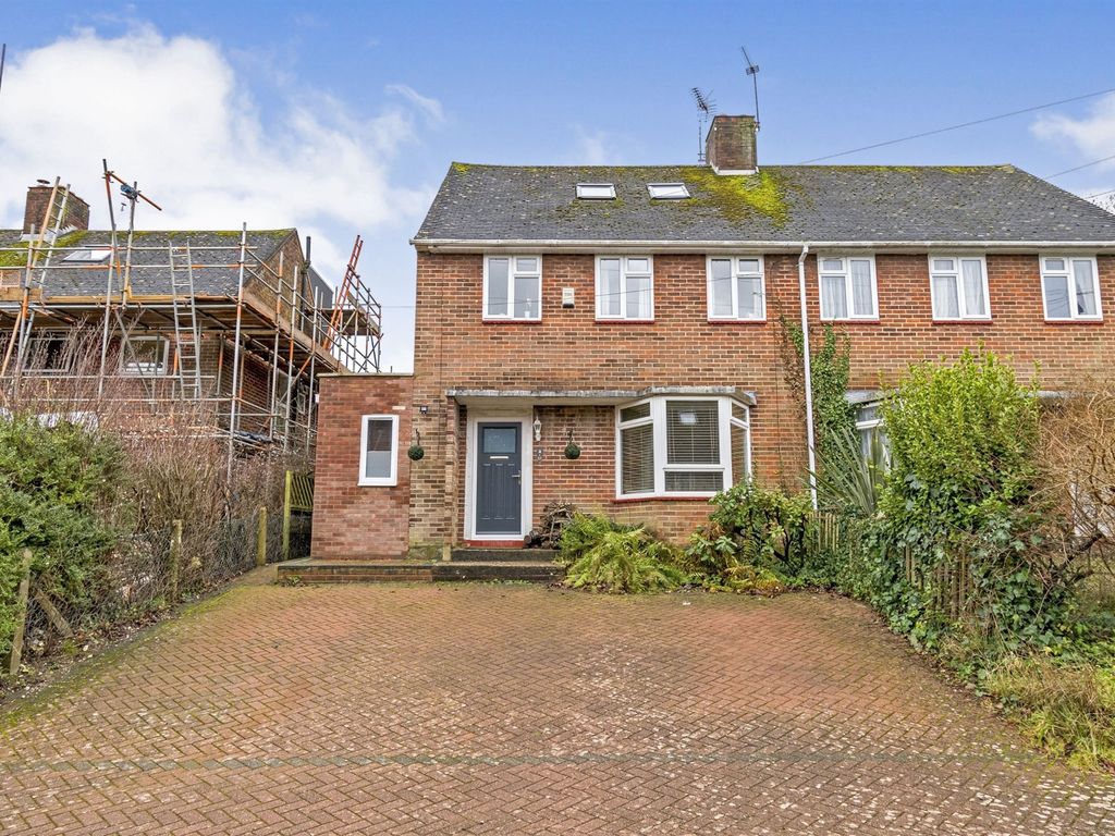 West End Close, Winchester SO22  