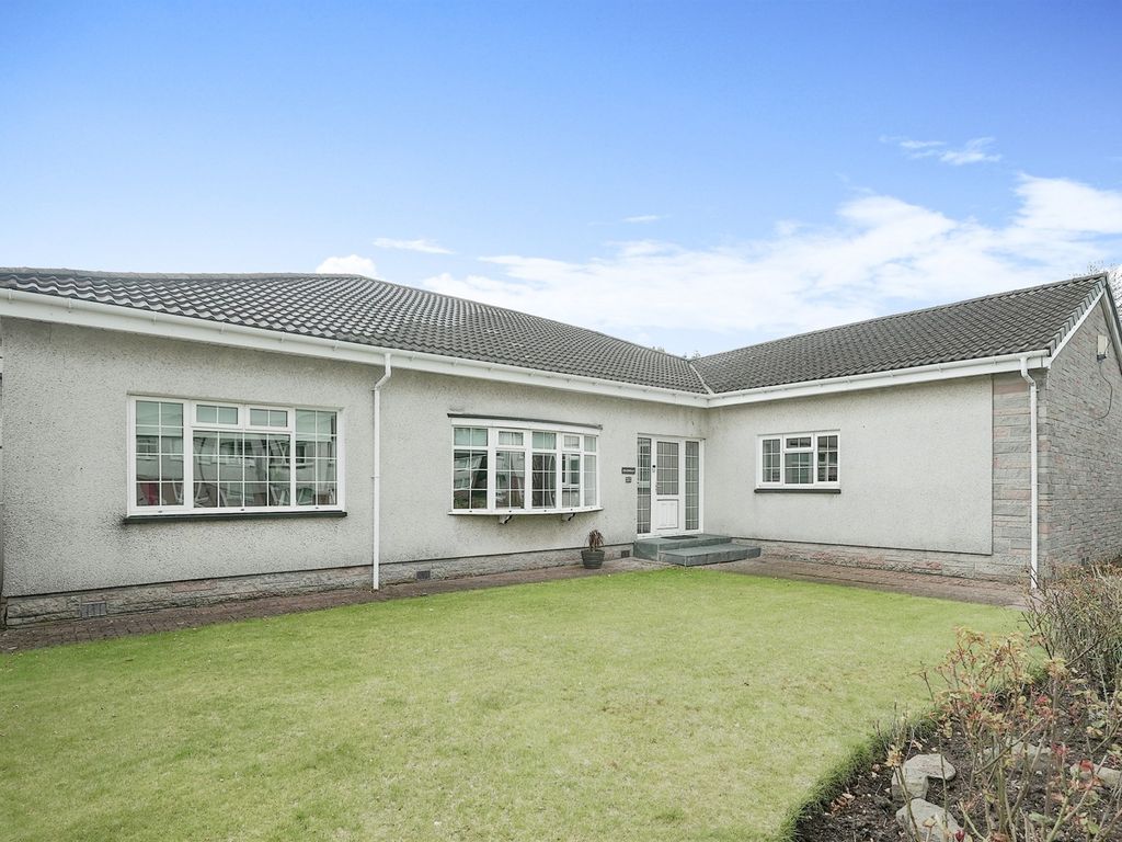 4 bed detached bungalow for sale in Strathclyde Road, Dumbarton G82, £