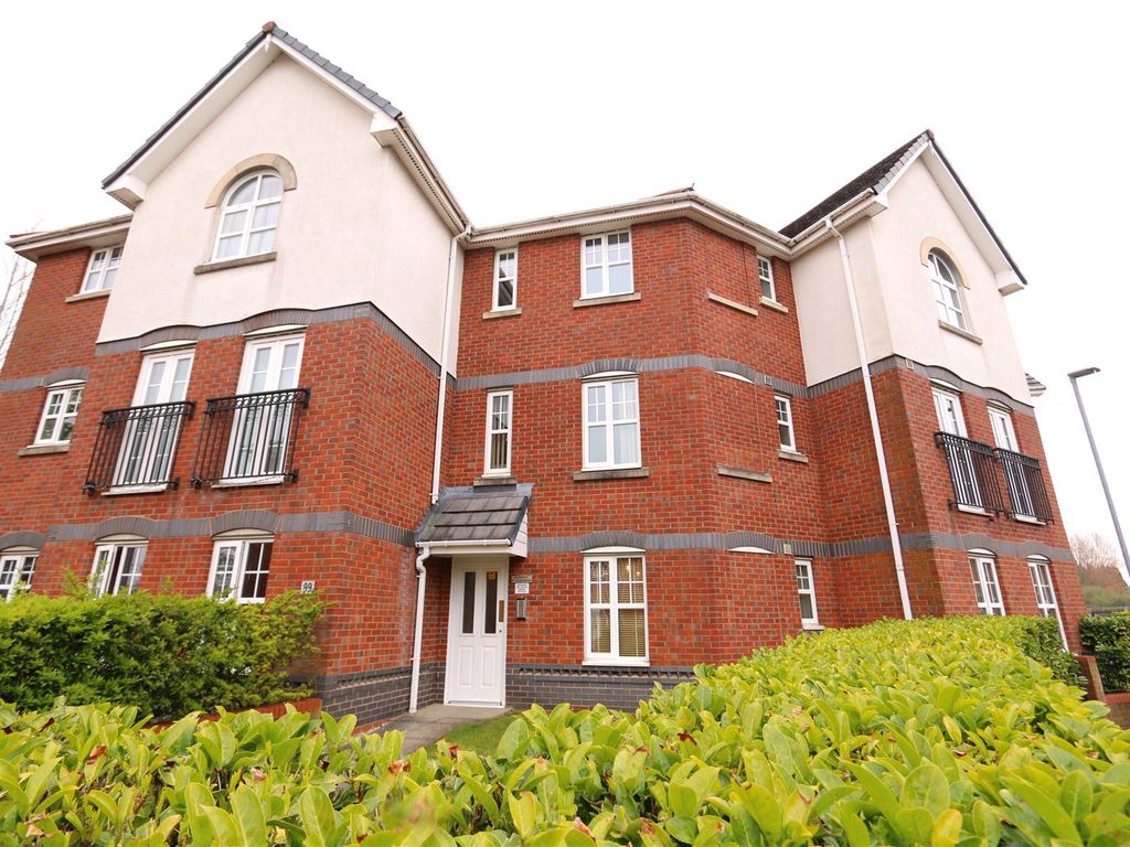 2 bed flat for sale in Cromwell Avenue, Stockport, Greater Manchester