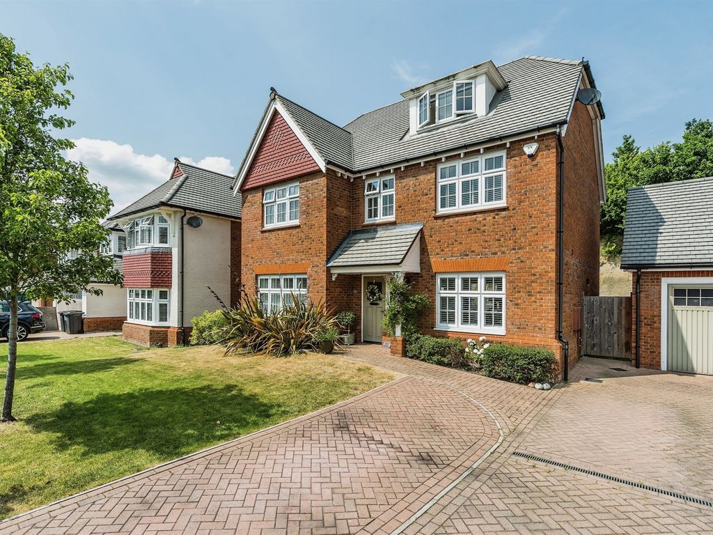 5 bed detached house for sale in Quarry Road, Ryarsh, West Malling ME19