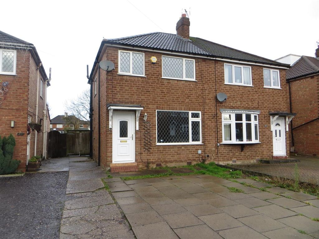 3 bed semidetached house to rent in Middleton Road, Shirley, Solihull