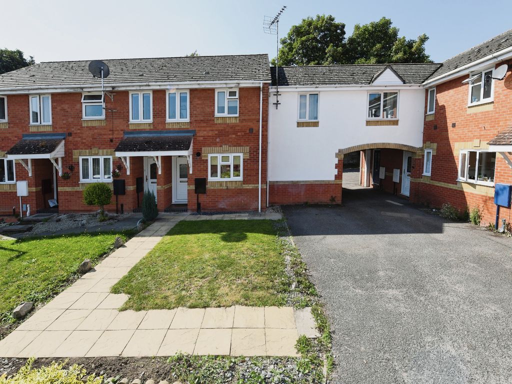 2 bed terraced house for sale in Epping Way, Witham CM8, £300,000 Zoopla