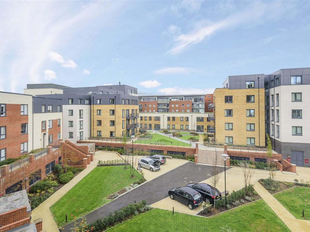 2 bed flat to rent in Suffield Road, High HP11 Zoopla