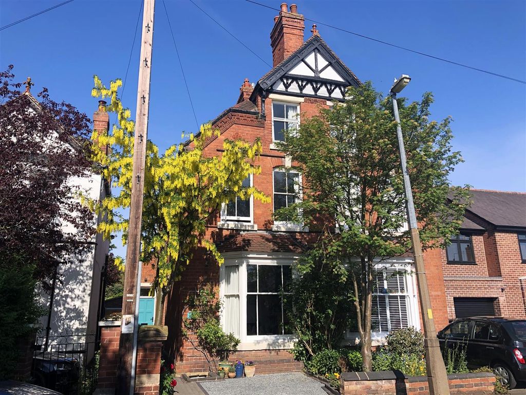 4 bed semidetached house for sale in Heath Street, Stourbridge DY8