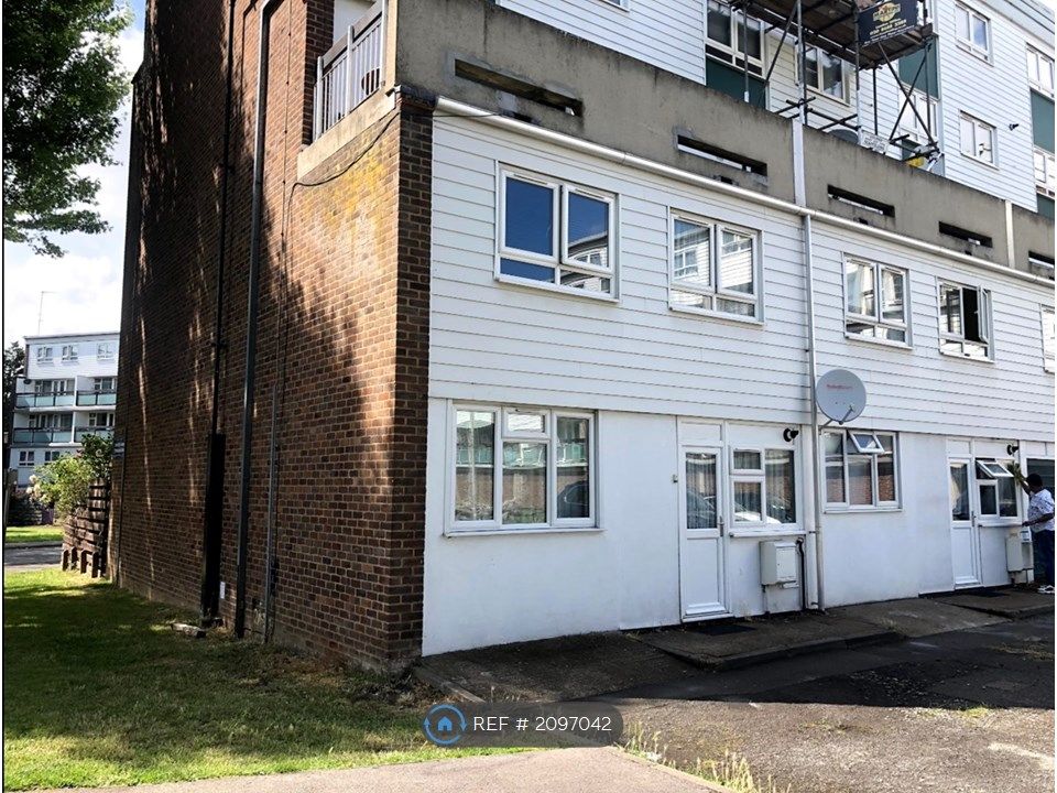 4 bed to rent in Staincliffe House, Sutton SM1, £2,500 pcm
