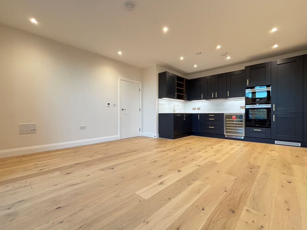 2 bed flat for sale in The Claves, Inglis Way, Millbrook Park NW7, £