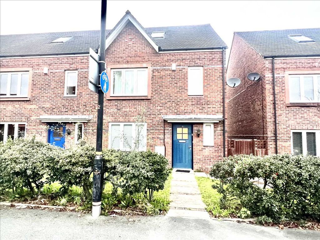 3 bed semidetached house to rent in Turnbull Road, West Timperley