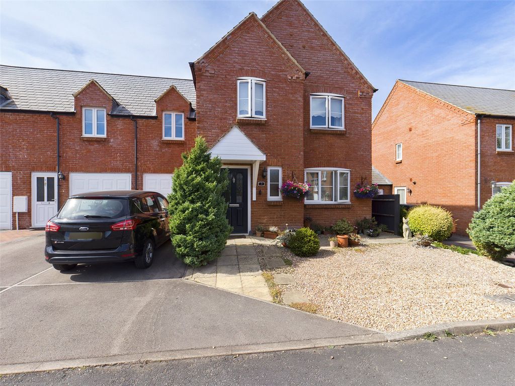 3 bed semidetached house for sale in Cox's Meadow, Lea, RossOnWye