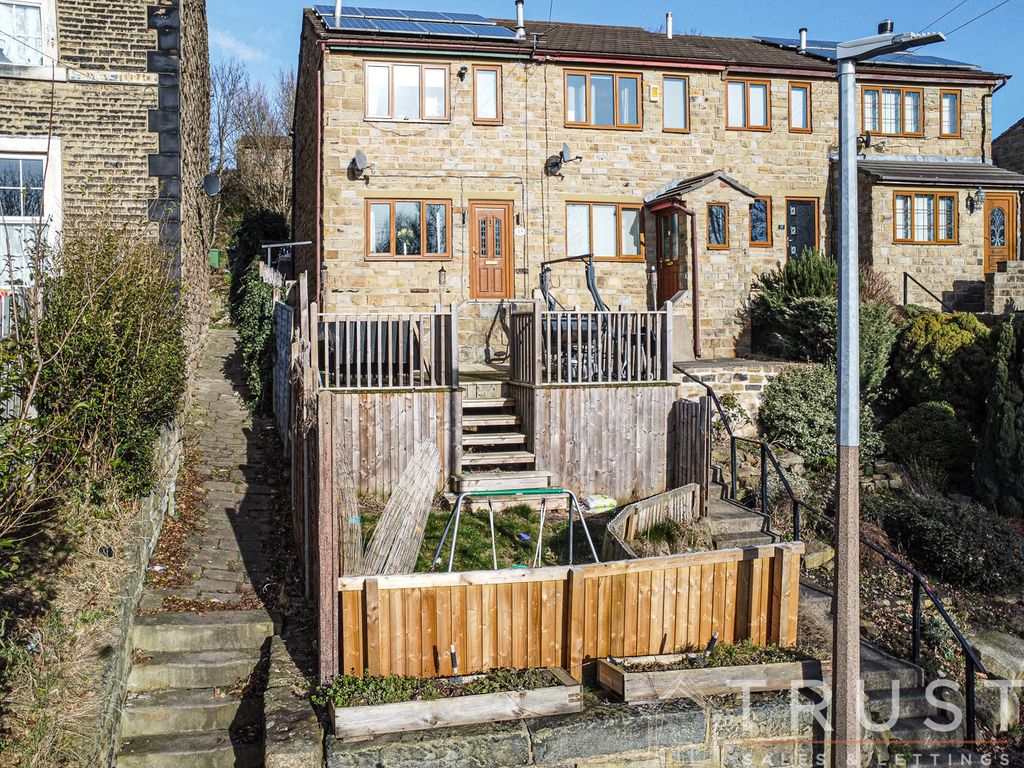 2 bed terraced house for sale in Park Road, Batley WF17 Zoopla