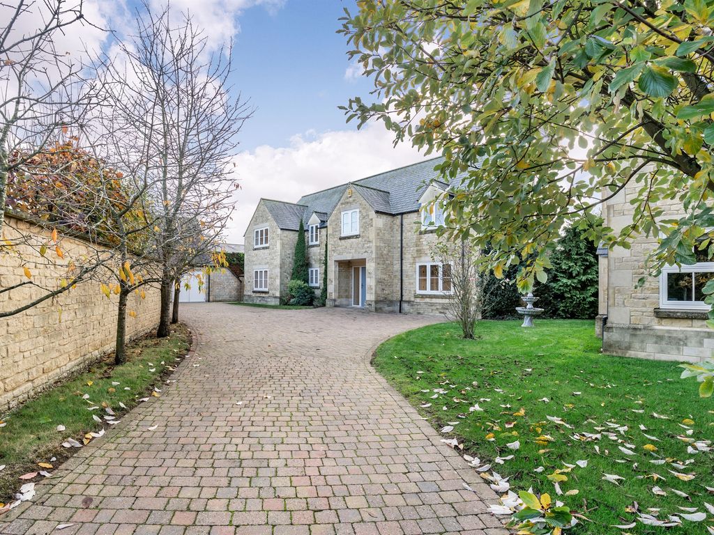 5 bed detached house for sale in Alston Court, Langtoft, Peterborough