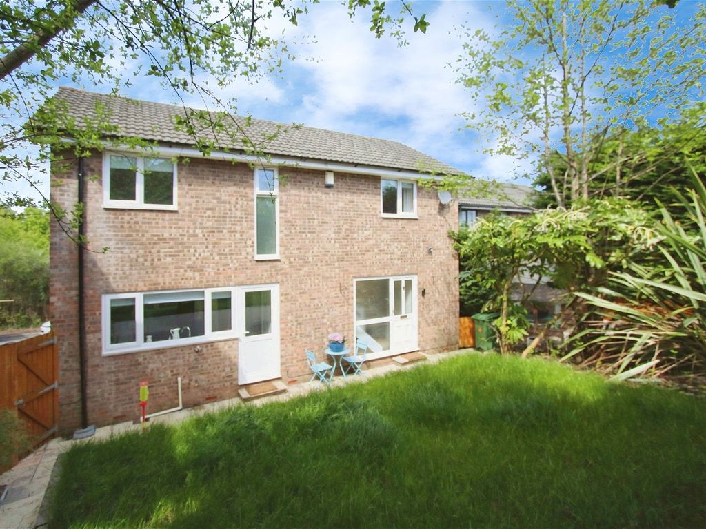 4 bed detached house for sale in Robin Close, Cardiff CF23, £350,000