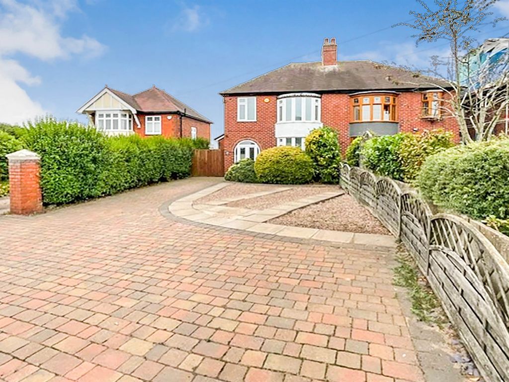 3 bed detached house for sale in Burton Road, Midway, Swadlincote DE11